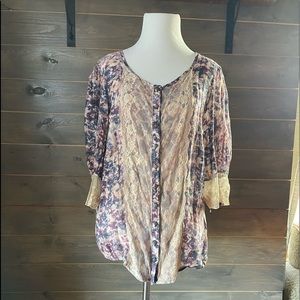 BKE Boutique 3/4 length floral shirt, bohemian lace on back, front and sleeves